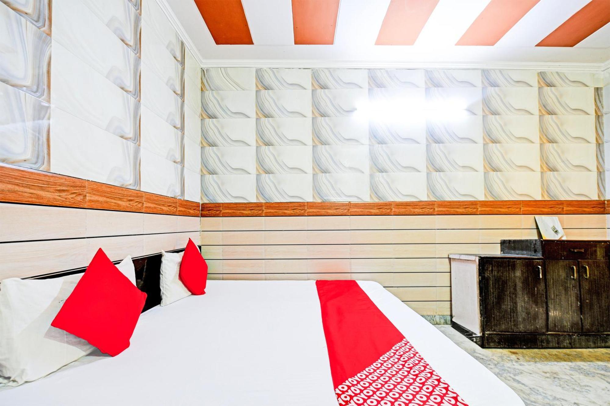 Hotel O Granville Ню Делхи Екстериор снимка