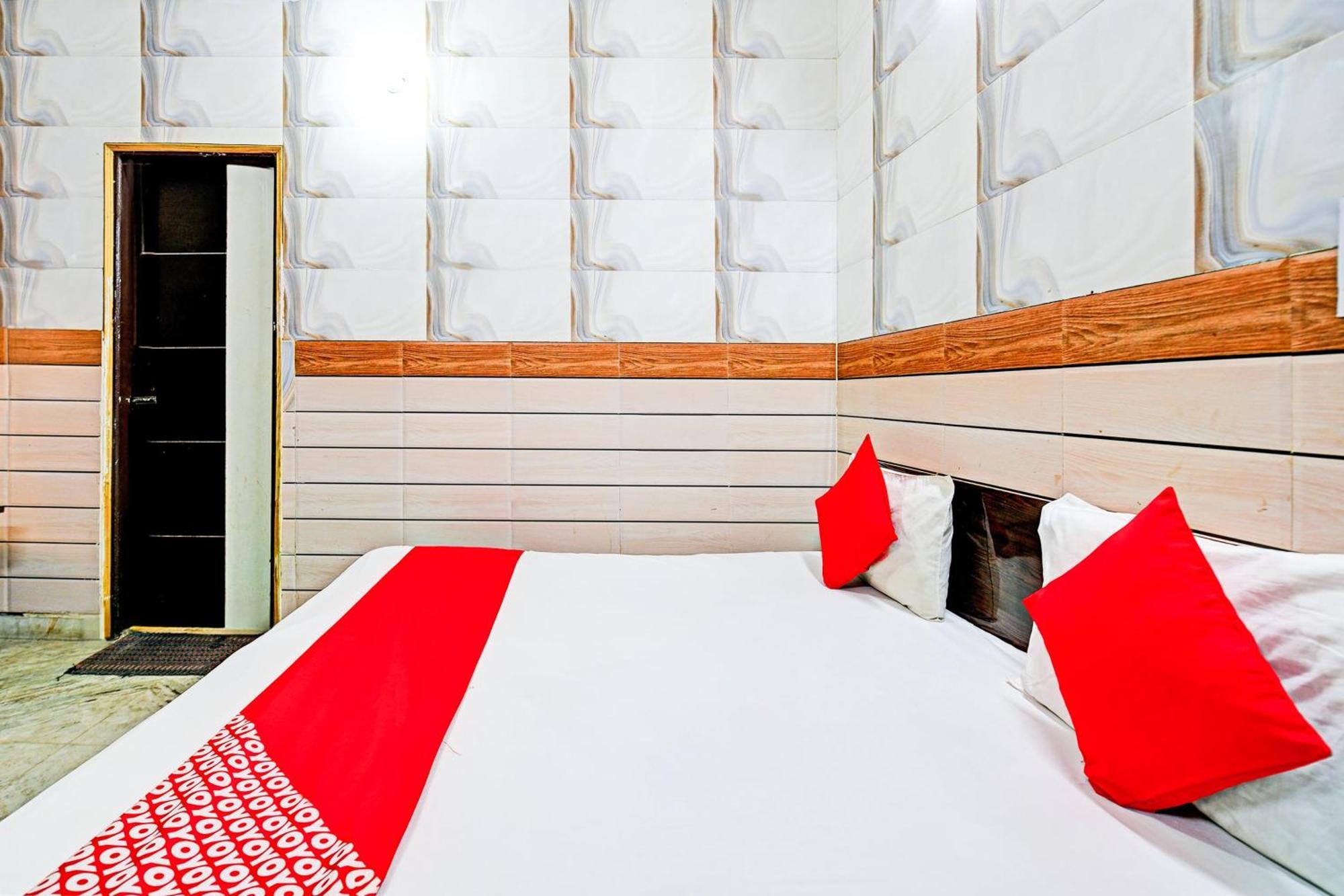 Hotel O Granville Ню Делхи Екстериор снимка