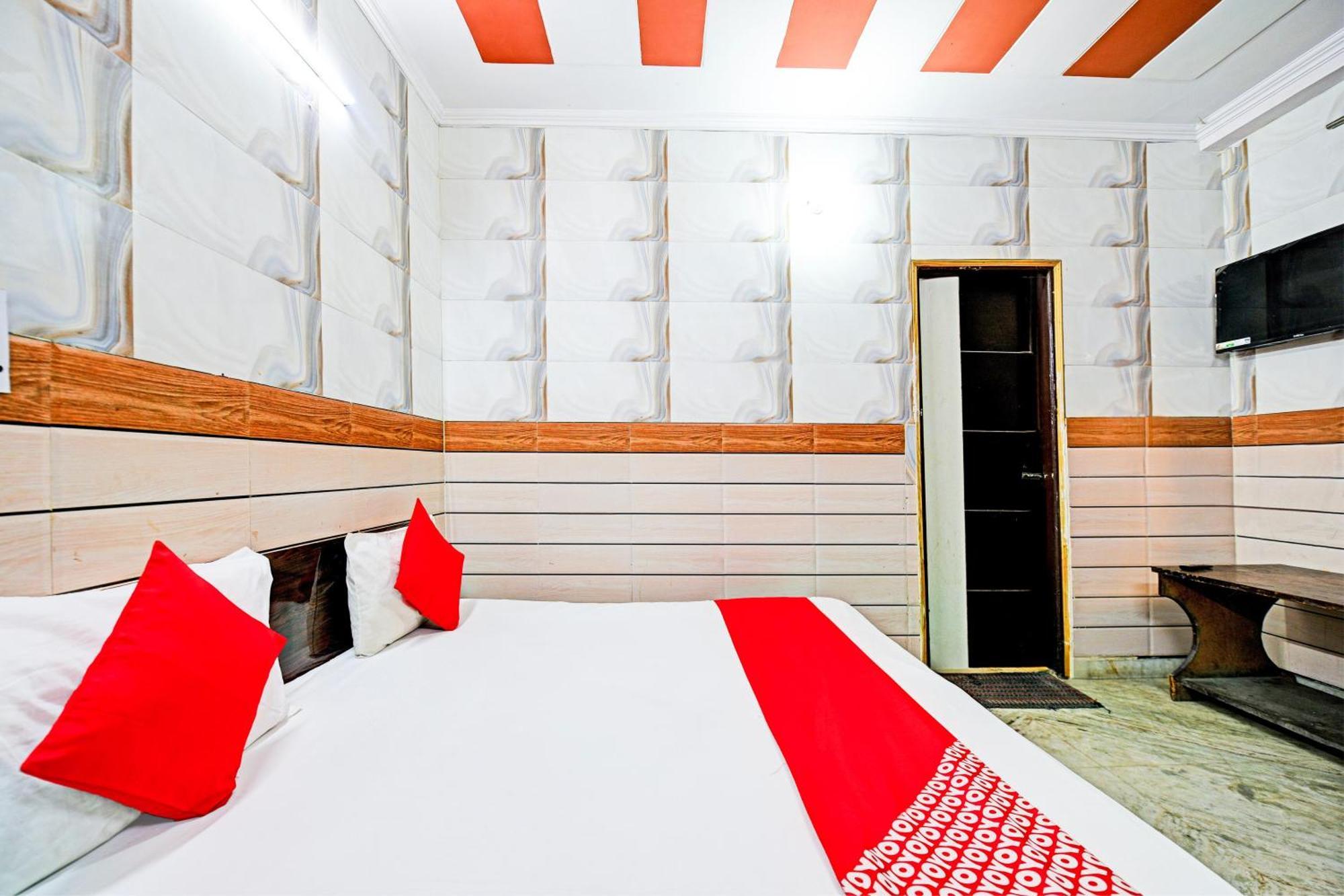 Hotel O Granville Ню Делхи Екстериор снимка