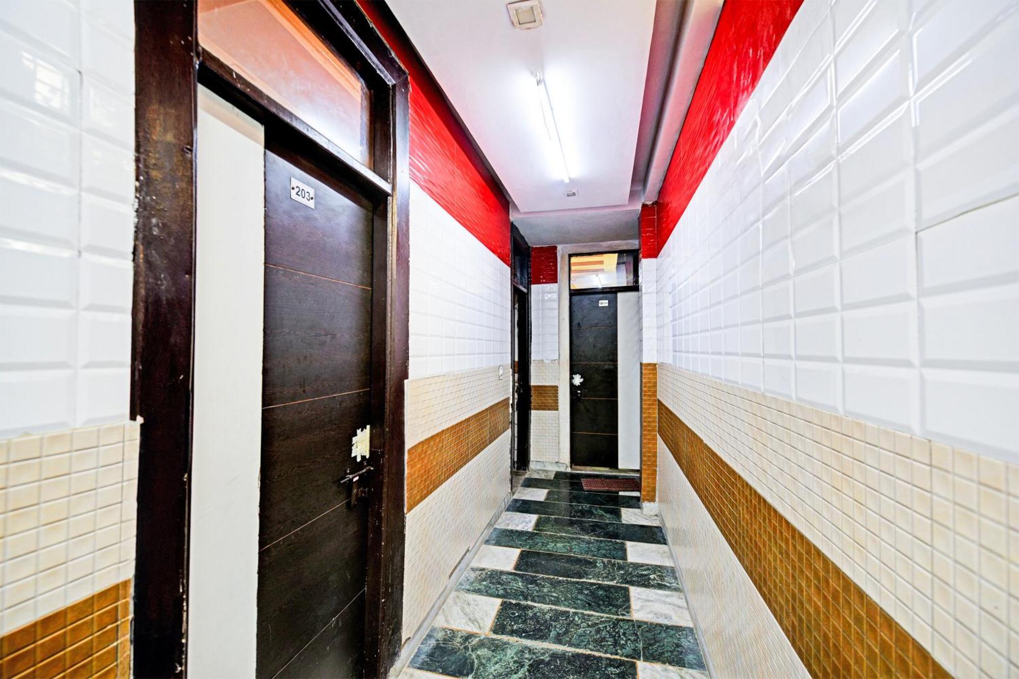 Hotel O Granville Ню Делхи Екстериор снимка